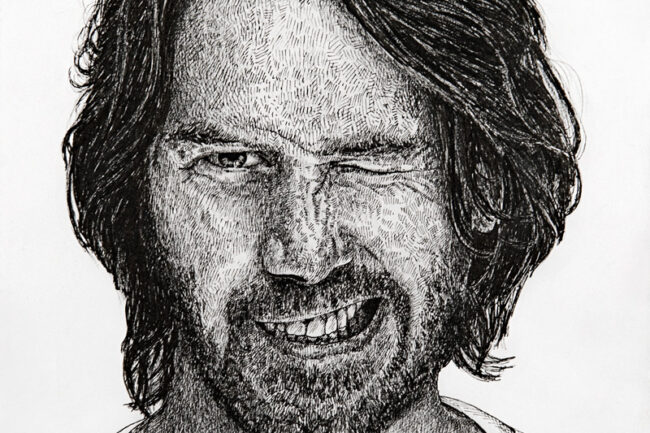 Detailreiches handgezeichnetes Portrait eines zwinkernden Mannes in Schwarz-Weiß, erstellt mit Tusche. Die feinen Linien verleihen dem Gesicht eine lebendige Textur und betonen den spielerischen Ausdruck. Das Portrait des Schauspielers Keanu Reeves.